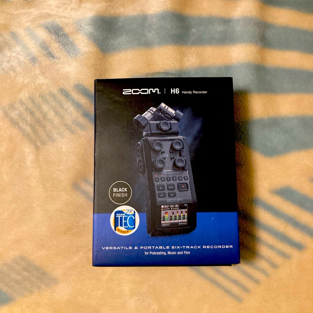Zoom h6 handy recorder works fine don’t comes with box can’t ship or deliver
